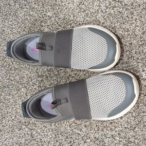 Vionic slip on sneakers